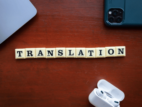 Tłumaczenia prawnicze - kiedy wymagają specjalizacji i co grozi za błąd